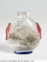 Snuff bottle with landscape